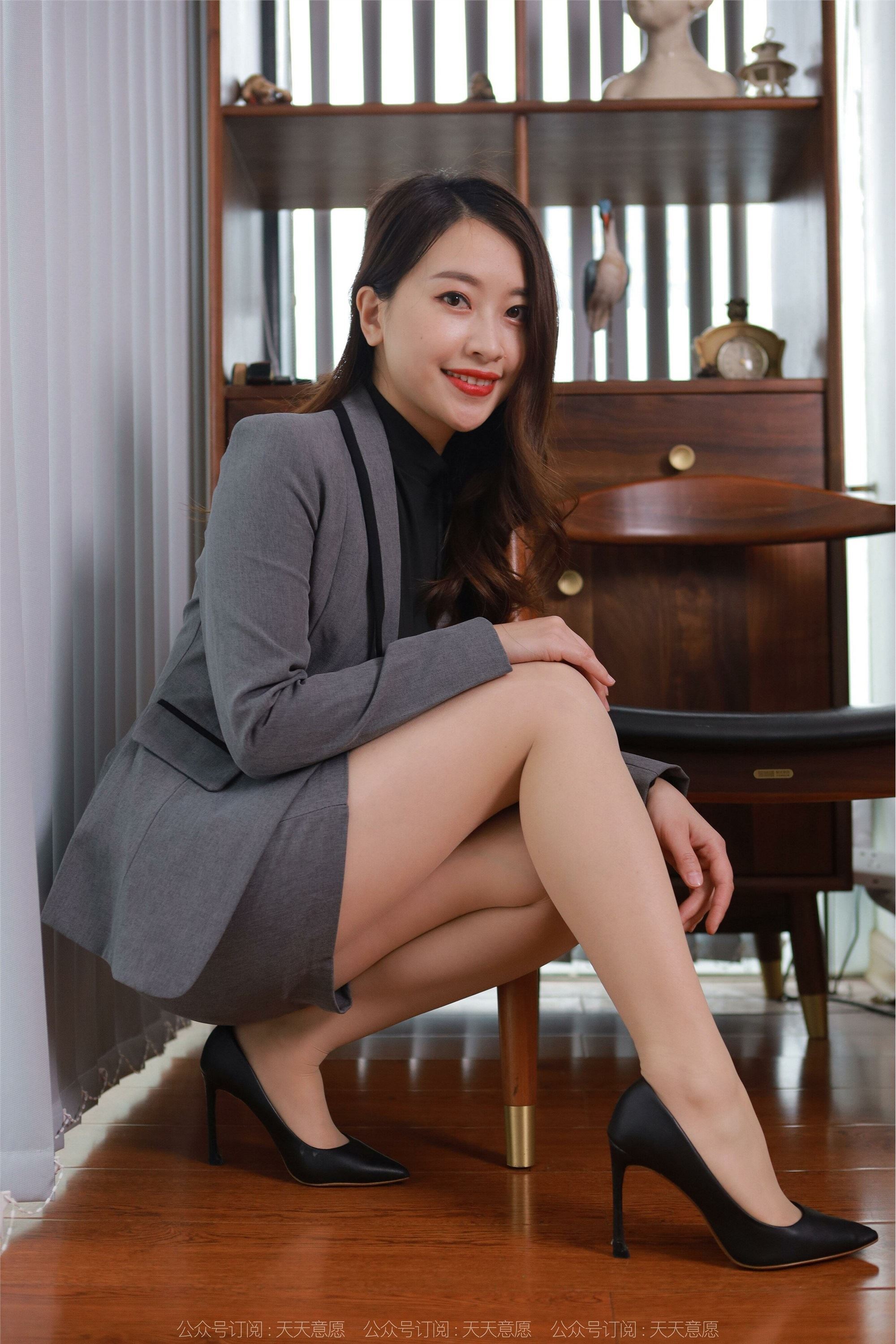 IESS异思趣向  2022.03.07 丝享家1021：小婕《美丽俏佳人》